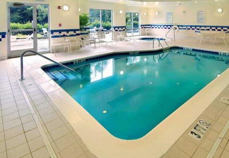 Fairfield Inn And Suites By Marriott Emporia I-95 Buitenkant foto