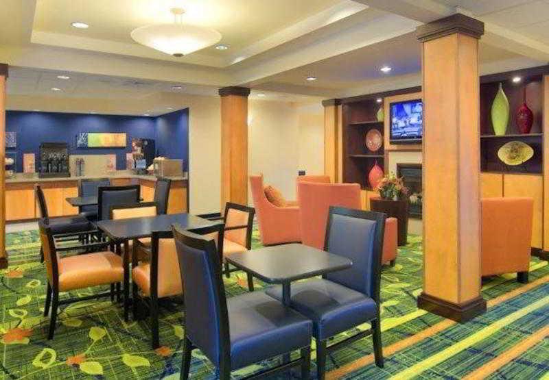 Fairfield Inn And Suites By Marriott Emporia I-95 Buitenkant foto
