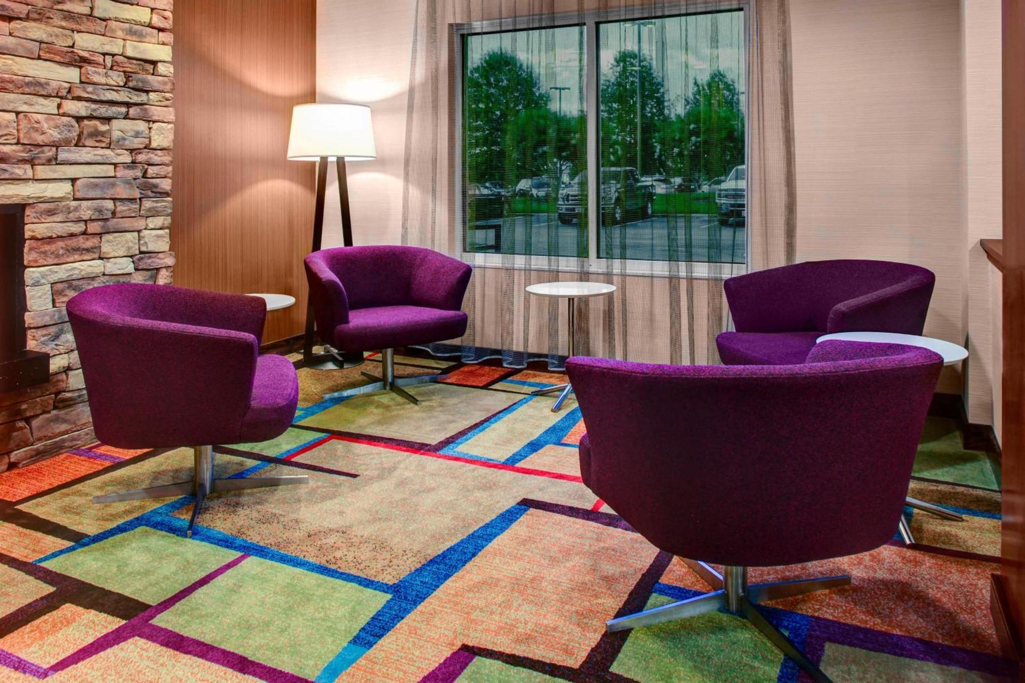 Fairfield Inn And Suites By Marriott Emporia I-95 Buitenkant foto