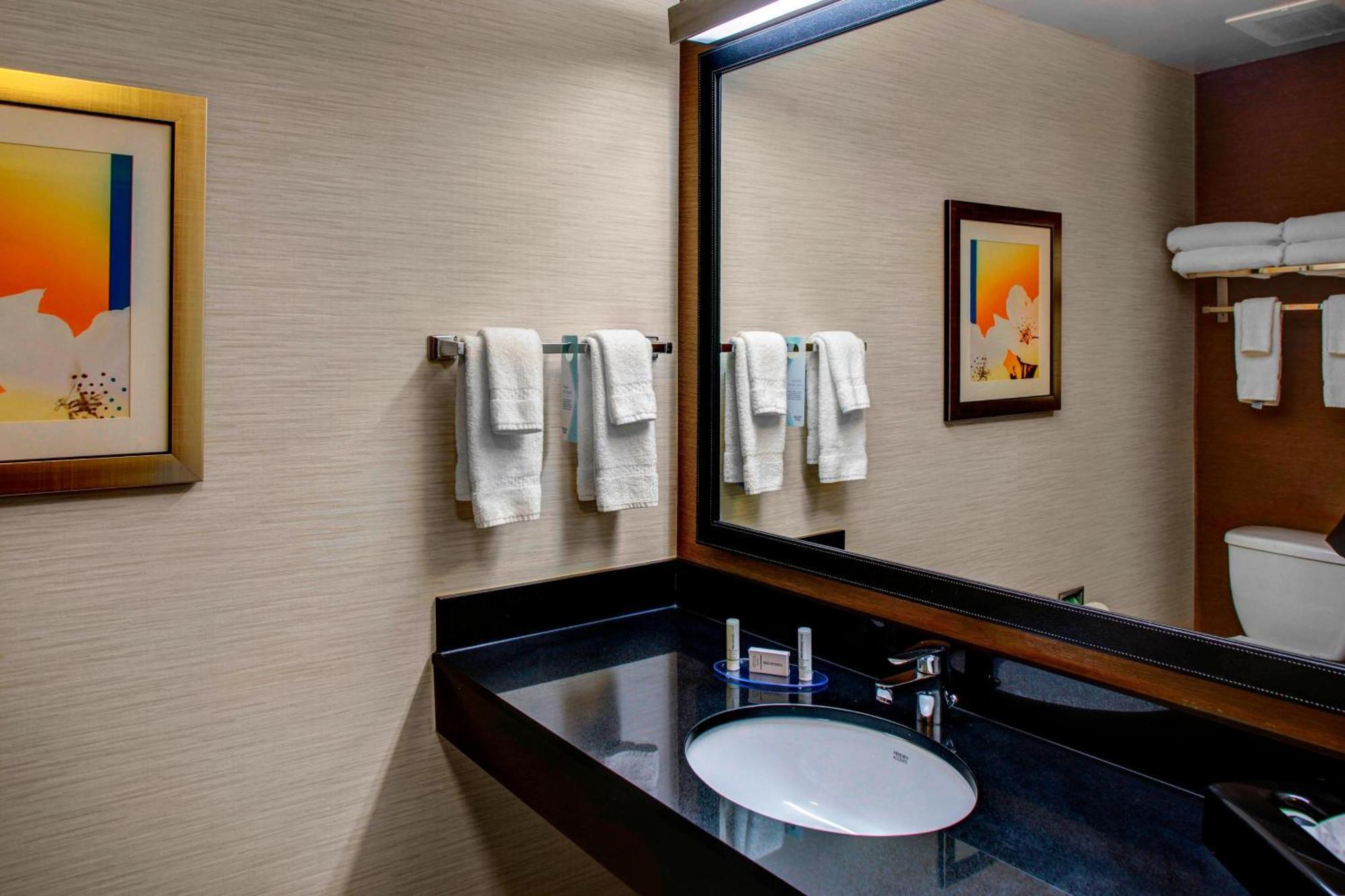 Fairfield Inn And Suites By Marriott Emporia I-95 Buitenkant foto