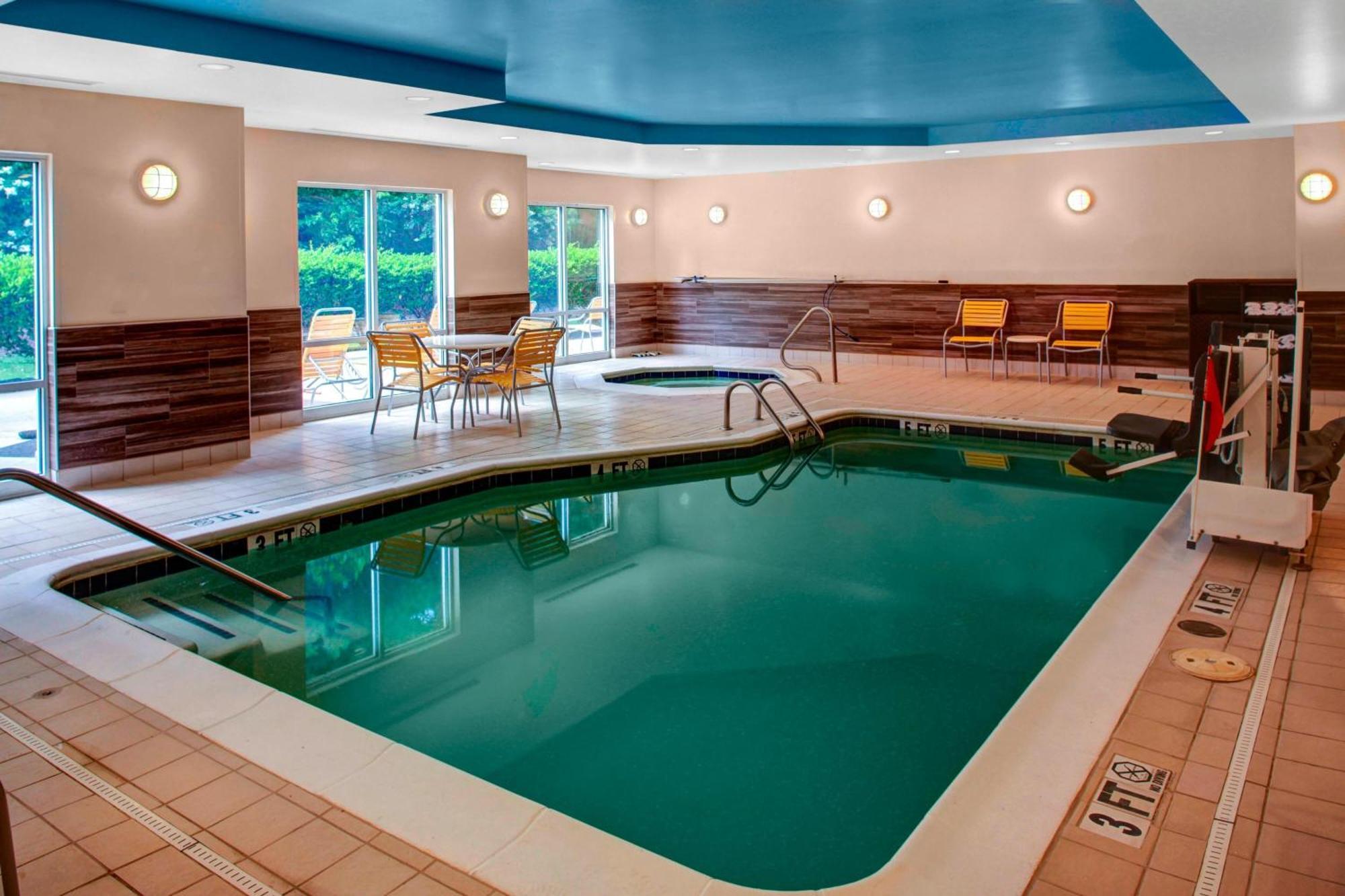 Fairfield Inn And Suites By Marriott Emporia I-95 Buitenkant foto
