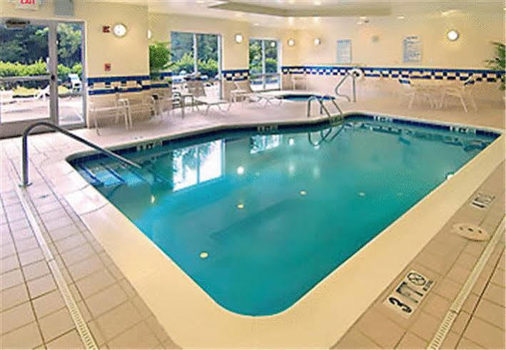 Fairfield Inn And Suites By Marriott Emporia I-95 Buitenkant foto