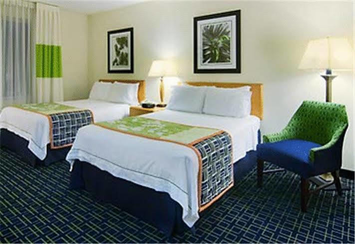 Fairfield Inn And Suites By Marriott Emporia I-95 Buitenkant foto